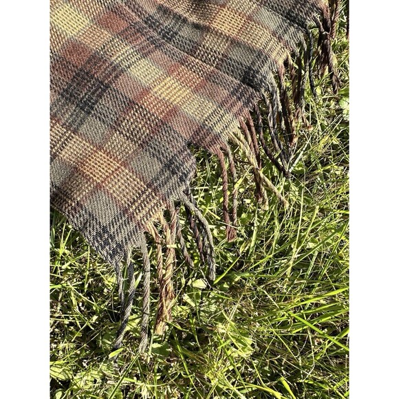 Vintage Pendleton Wool Plaid Throw Blanket Fringe – Rustic Cabin Style USA - Picture 7 of 8